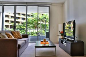 Cairns Private Apartments的休息区