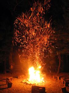 zerguz camping的火坑,火堆