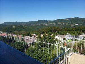 格拉玛多特拉迪赛民宿的山景阳台。