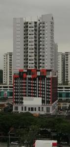 吉隆坡Menjalara Msuite的城市中一群高大的建筑