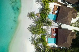 南马累环礁Anantara Veli Maldives Resort - Special Offer On Transfer Rates For Summer 2024的享有度假胜地和海滩的空中景致