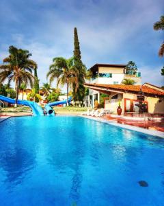 Hotel y Restaurant Puesta del Sol内部或周边的泳池