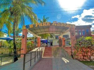 马哈赞加New Park Resort的进入公园度假胜地入口的入口
