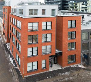 魁北克市Les Lofts St-François - Par Les Lofts Vieux-Quebec的红砖建筑的空中景观