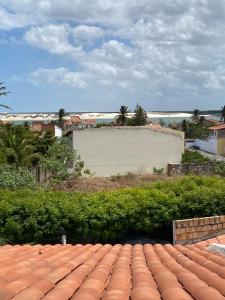 卡莫辛Ilha do amor的建筑瓦屋顶的景色