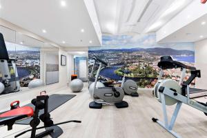特隆赫姆贝斯特韦斯特普拉斯巴克列特酒店的大楼内带健身器材的健身房