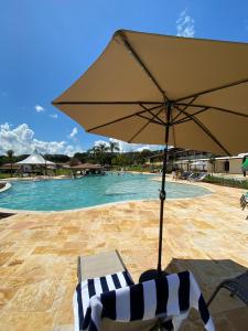 Vale Das Águas Fazenda Resort内部或周边的泳池