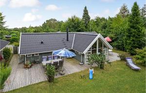 Cozy Home In Tisvildeleje With Sauna