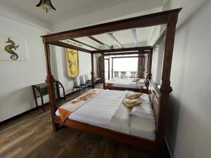 哈普特莱Leisure Mount Villa的一间卧室,配有两张床