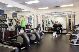 堪帕斯大楼套房酒店的健身中心和/或健身设施