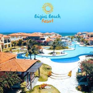 布希奥斯Hotel Búzios Resort com Entretenimento的游泳池度假村的形象