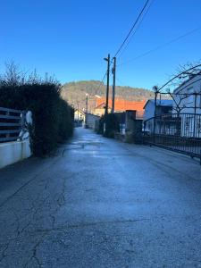 萨莫博尔Sobe “Stari Grad-Samobor”的一条空的街道