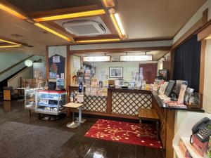 札幌中村屋日式旅馆的商店里带现金柜台的商店