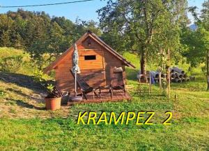 科巴里德Krampez的草上秋千的小房子