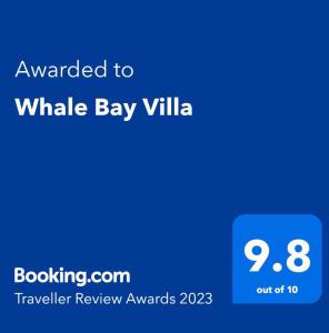 钓鱼镇Whale Bay Villa的一部手机的屏幕,手机的短信是鲸湾别墅的