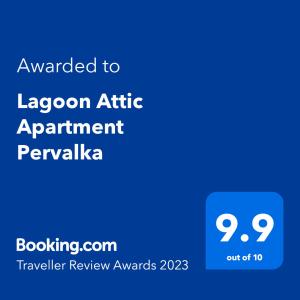 珀尔沃卡Lagoon Attic Apartment Pervalka的蓝色标志,文字被授予lagotz公寓许可许可证