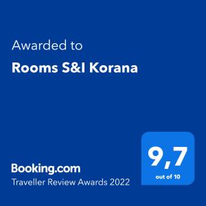 斯诺基Rooms S&I Korana的一个蓝色的文本框,上面的单词被授予房间korea