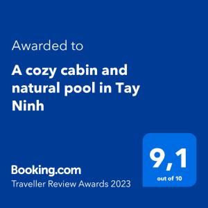 Tây NinhMoon Garden Homestay - cozy cabin and natural pool in Tay Ninh的九号出租车中奥氏钙和天然池的屏蔽