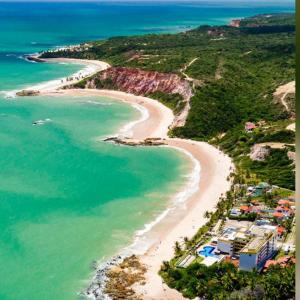 康德Tabatinga Flat - Beira Mar的享有海滩和海洋的空中景致