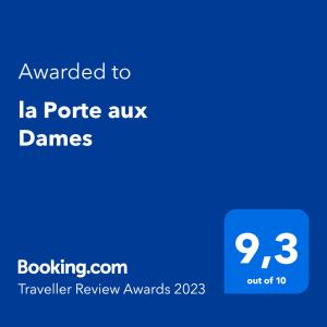 罗莫朗坦la Porte aux Dames的蓝色文本框,上面有给la porte aux跳舞的单词