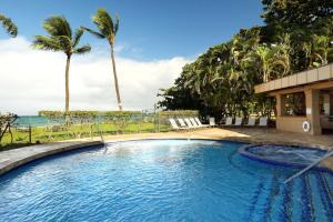 卡哈纳Paki Maui 313的一座棕榈树和海洋游泳池