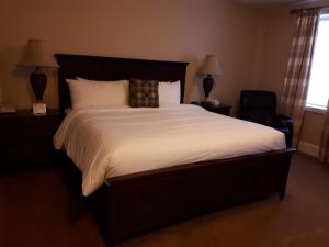 格兰特大厅酒店客房内的一张或多张床位