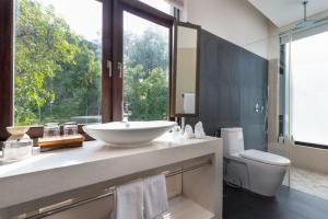3 Bedroom Luxury Villa SDV142 near Beachfront-By Samui Dream Villas的一间浴室