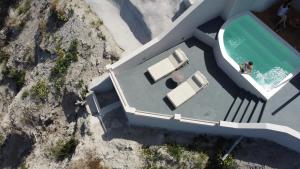 梅加洛克里宏景酒店的水中两人游泳池的顶部景色