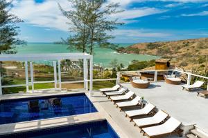 布希奥斯Greco Hotel的海景度假屋 - 带游泳池