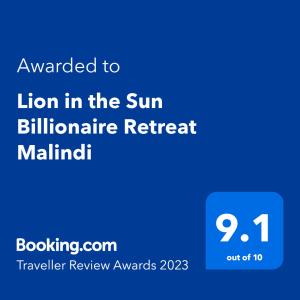 马林迪Lion in the Sun Billionaire Retreat Malindi的一部手机的屏幕照,手机的文字被翻译成狮子,在太阳下亿万富翁的静修处
