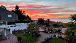 夸利库姆海滩布埃纳文图拉海滨的从房子的阳台上可欣赏到日落美景