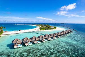 妮兰朵南环礁Sun Siyam Iru Veli Premium All Inclusive的海洋度假胜地的空中景观