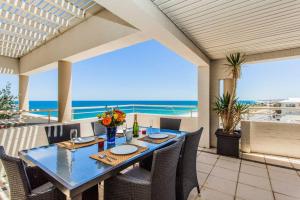 Beach View Apartment in Cottesloe