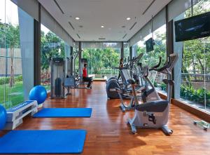 吉隆坡颐思殿酒店的健身中心和/或健身设施