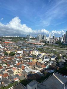 萨尔瓦多AP Novo Mobiliado的城市高楼高空景观