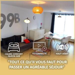 Hallennes-lès-Haubourdinle 99B Modern apartment queen size bed connected TV的客厅配有沙发和桌子