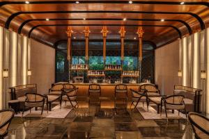吉隆坡如玛酒店的 ⁇ 染餐厅,酒吧