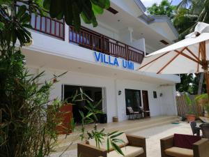 邦劳Villa Umi Panglao Resort的享有别墅前方的景致。