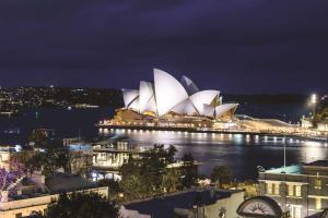 悉尼悉尼岩石区龙都酒店的夜晚欣赏悉尼歌剧院的景色