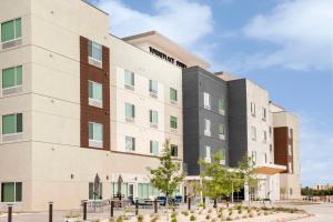 阿马里洛TownePlace Suites Amarillo West/Medical Center的享有大楼外部景致