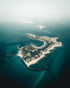 阿布扎比Nurai Island, Saadiyat的海洋岛屿的空中景观