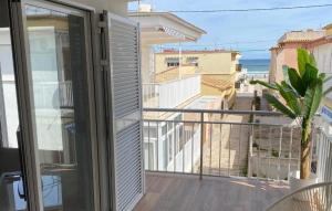 奥利瓦Apartamento con VISTAS AL MAR的海景阳台。
