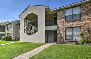 巴吞鲁日New! LSU Baton Rouge Contemporary 3 Bedroom Suite Condo的房屋的形象