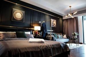 WESU微宿轻奢公寓（深圳南山科技园店）客房内的一张或多张床位