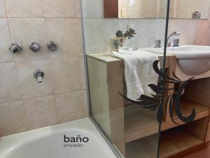 Calchaquíes Home Hostel的一间浴室