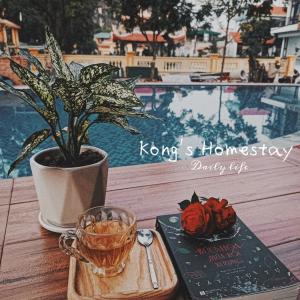 Nguyên NgoạiNinh Binh Kong's Homestay的茶几,盆栽