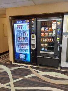 贝灵厄姆贝灵汉宾馆的大楼内有2台自动售货机