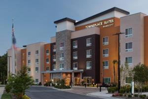 查尔斯顿TownePlace Suites by Marriott Charleston Airport/Convention Center的酒店前方的 ⁇ 染