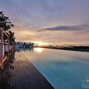 哥打京那巴鲁reSTARY - Travel, Sutera Avenue Infinity Pool - Imago Opposite - KK City- 2BR,6Pax 来沙旅 旅游主题公寓 - 无边际日落海景泳池 - Imago商场对面 - KK市中心 - 2房6人的享有水域和码头的景色