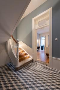 波尔图Blau 1911的楼梯,楼梯,房子有 ⁇ 板